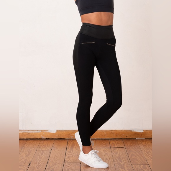 ADAY Throw It Higher Leggings - Picture 2 of 12